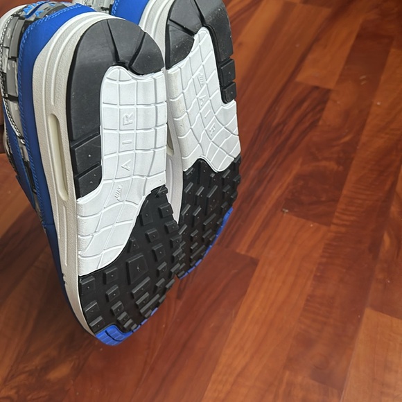 New! Nike air max 1 we love Nike (game royal ) 100 percent authentic - Picture 3 of 5